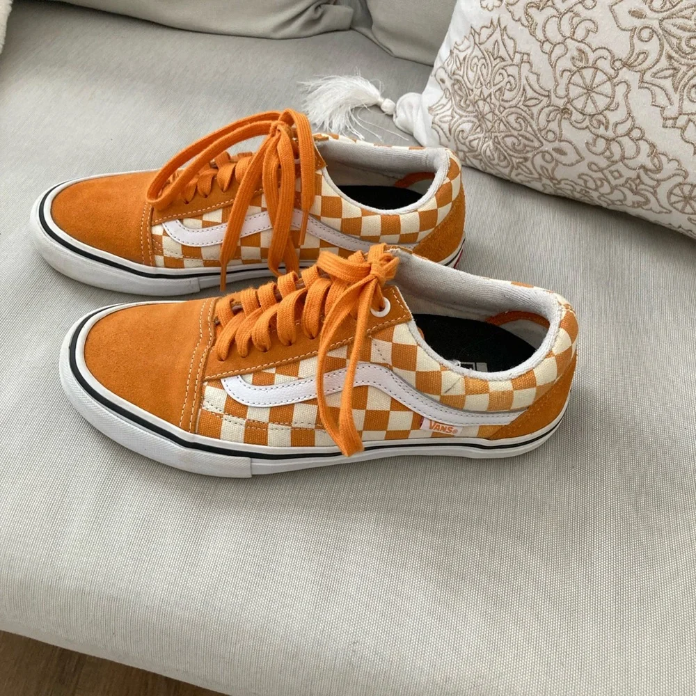 Vans low top